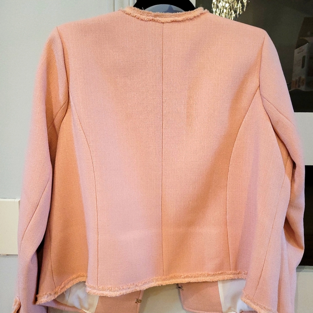 Blazer - Picture 3 of 4